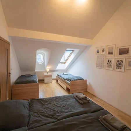 Lejlighed Free Parking- Cozy In Historical Building Center